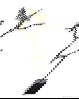 Doua pasarele pe o ramura-statueta din aluminiu cu un soclu din marmura