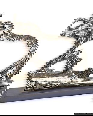 Elefant-statueta moderna din aluminiu cu un soclu din marmura