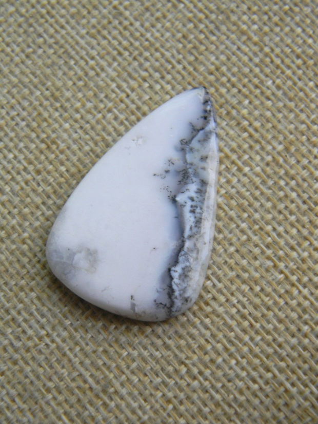 Caboson opal dendritic (F33-1)