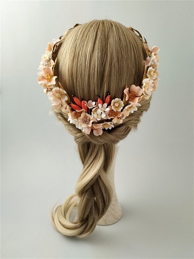 Tiara Demeter - Coroniță de păr boemă cu fructe de măceșe și cristale arămii