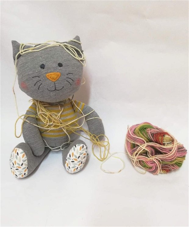 Pisicuța textilă handmade
