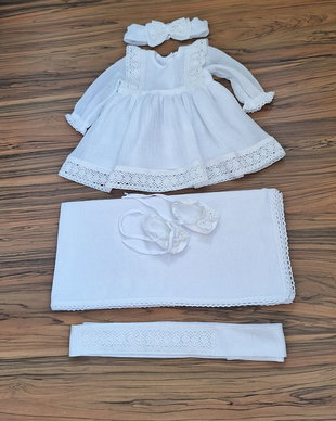 Trusou botez personalizat/Trusou alb cu dantela/rochie alba din.panza topita