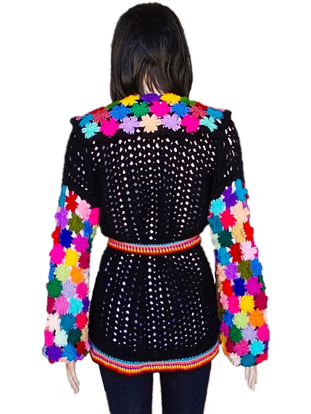 Cardigan dama negru cu guler si maneci din floricele multicolore. Jacheta femei handmade. Pulover dama cu cordon