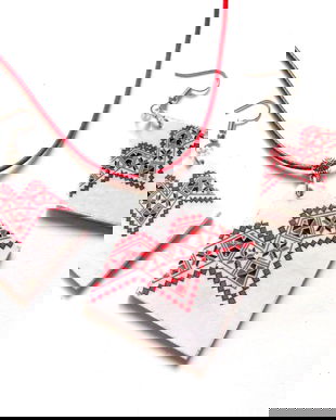 set bijuterii lemn cu motiv traditional 43251