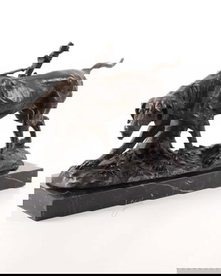 Caine vanatoare-statueta din bronz pe un soclu din marmura