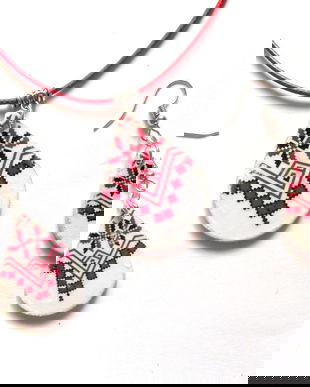 set bijuterii lemn cu motiv traditional 43247