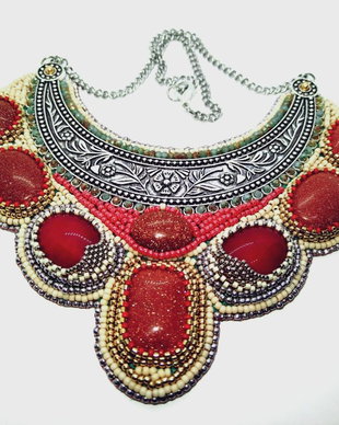 Colier brodat cu pietre semipretioase "Aswan gems"