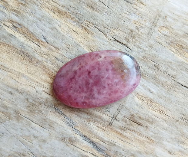 Cabochon rhodonite, 35x22 mm