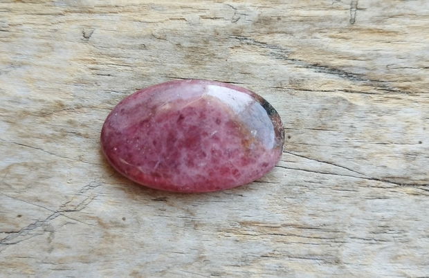 Cabochon rhodonite, 35x22 mm