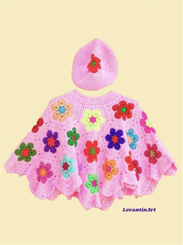 Poncho copii cu flori multicolore si bereta asortata pentru fetite, marime universala 3-6 ani. Compleu fetite handmade. Culoare la alegere. LA COMANDA
