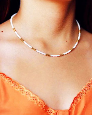 ChoKer finut alb/auriu