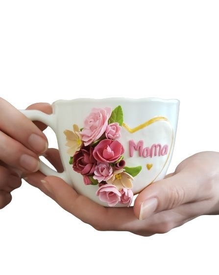 Set personalizat ceașcă și farfurie cafea MAMA cu flori si biscuiți din lut polimeric