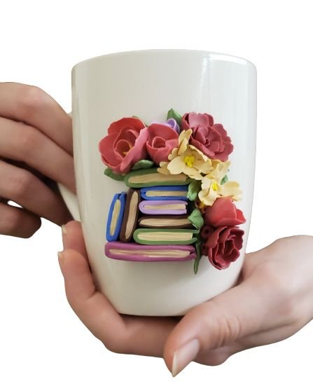 Cană personalizată cu cărți și flori din lut polimeric