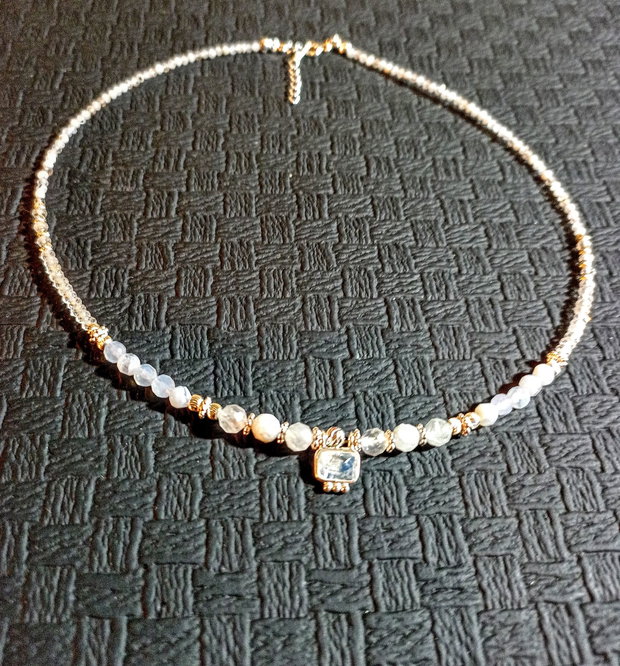 Colier argint piatra lunii naturala calcedonie albastra topaz charm piatra lunii minimalist boho chic trendy -Transport gratuit