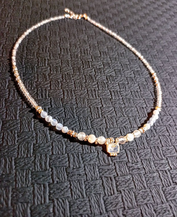 Colier argint piatra lunii naturala calcedonie albastra topaz charm piatra lunii minimalist boho chic trendy -Transport gratuit