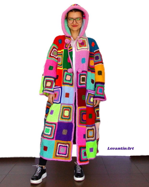 Happy Colors - Cardigan dama lung oversize cu gluga. Palton handmade multicolor. Pardesiu femei cu buzunare. Marime universala M/L/XL