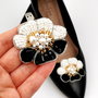 Rezervat Accesorii pantofi, multifuncționale - Black and White Flowers