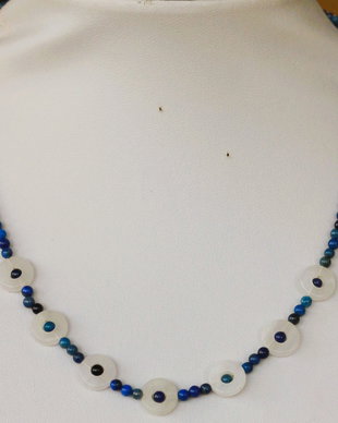 Colier(choker) cu sfere din lapis lazuli si rondele cuartz roz