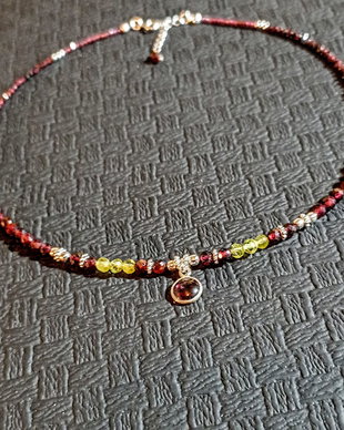 Colier argint granat peridot charm minimalist bocho chic trendy -Transport gratuit
