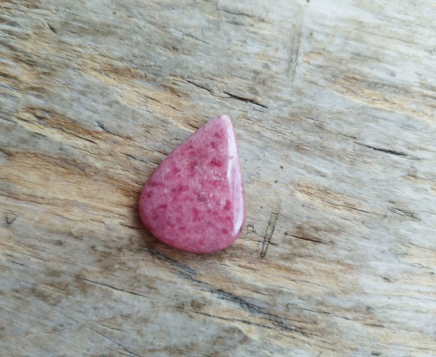 Cabochon rhodonite, 29x22 mm