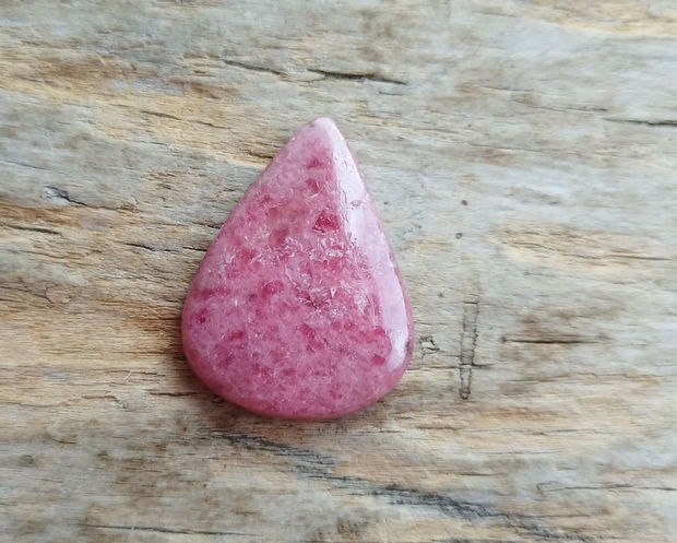 Cabochon rhodonite, 29x22 mm