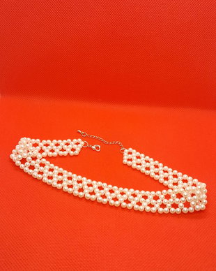 Colier tip choker din perle de sticla - alb