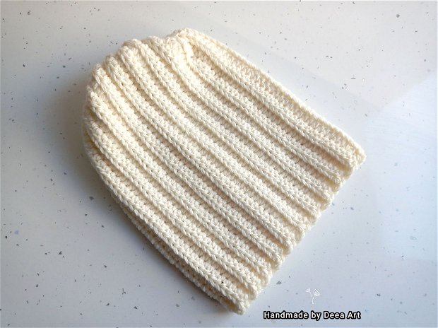Căciulă croșetată manual din lana 100% merinos baby