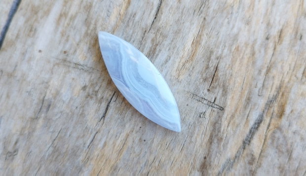 Cabochon calcedonie bleu, 35x13 mm