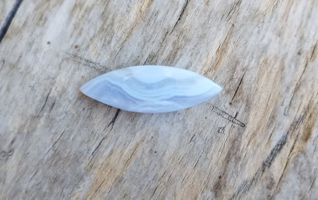 Cabochon calcedonie bleu, 35x13 mm