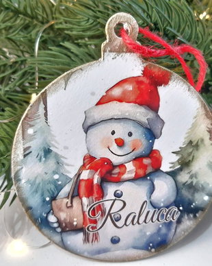 Decoratiune dinlemn, in forma de glob, personalizata, pentru pomul de Craciun