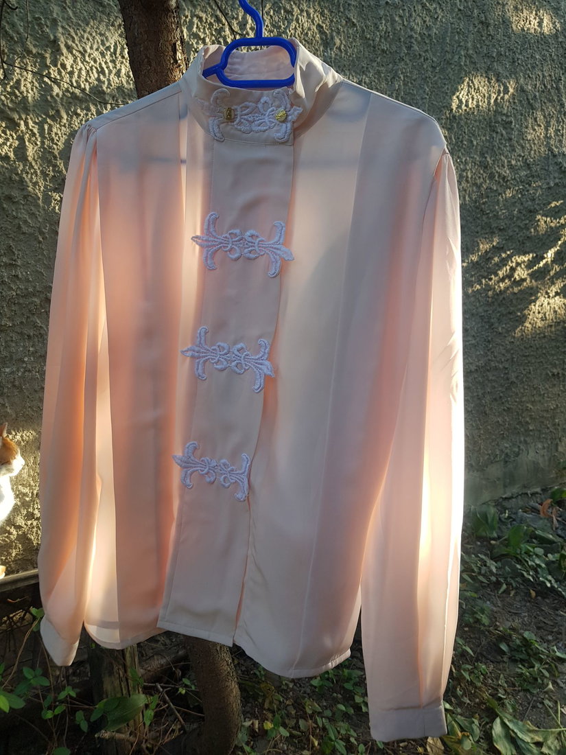 Bluza cu brandenburguri