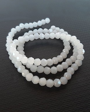 Margele fatetate, imitatie jad alb, 4mm (sirag 35cm)     MG.0207