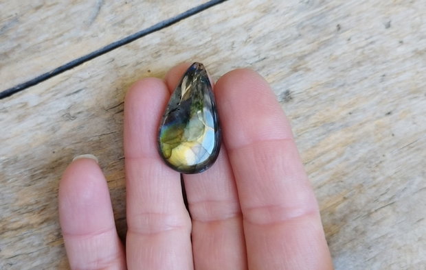 Cabochon labradorit, 31x19x6.5 mm