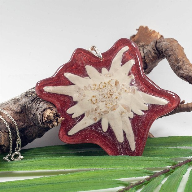 Colier cu pandantiv , Delirium, floarea de colt
