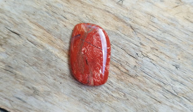 Cabochon jasp rosu, 29x20x5 mm