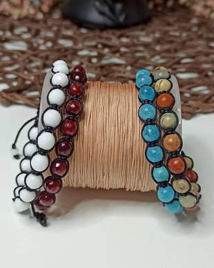Brățări unisex, realizate cu pietre semiprețioase de agat alb, jad rubin, aqua terra jasper si angelit. Brățară talisman, brățară benefică.