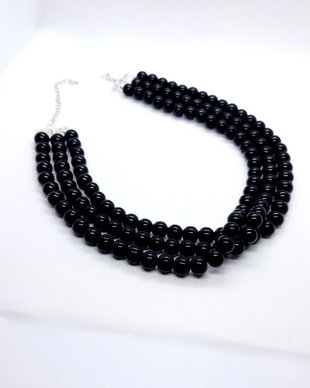 Colier tip choker din perle de sticla - negru