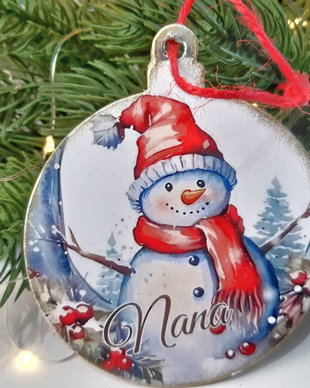 Decoratiune din lemn, in  forma de glob, personalozata, pentru pomul de Craciun