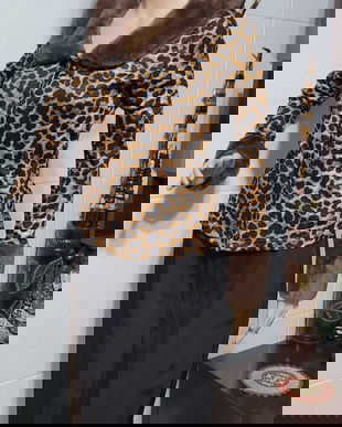 Bluza animal print cu blanita