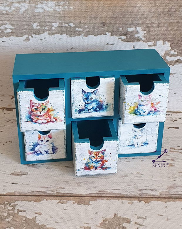 Cutie cu sertare si pisici colorate, cutie cu pisici, cutie albastra cu pisici, dulapior sertare cu pisici
