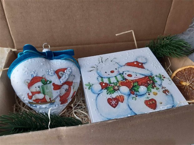 Set cadou de Craciun format din cutie si glob, decorate manual