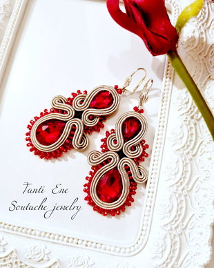 Cercei soutache cu cristale rosii
