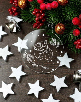 Glob din plexiglas personalizat cu nume