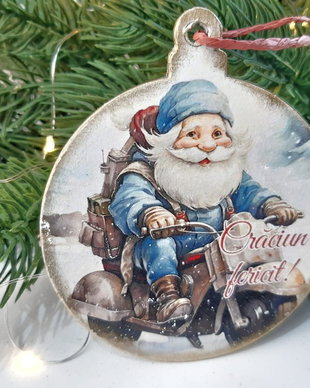 Decoratiune din lemn, in forma de glob, cu mesaj pentru pomul de Craciun