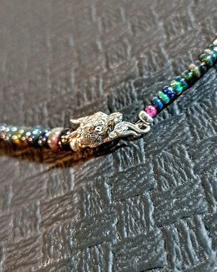 Colier argint barbatesc opal de foc etiopian rubin onix lava cap dragon toggle ouroboros heishi discuri gradient trendy -Transport gratuit Rezervat