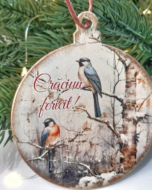 Decoratiune din lemn, in forma de glob, cu mesaj pentru Craciun