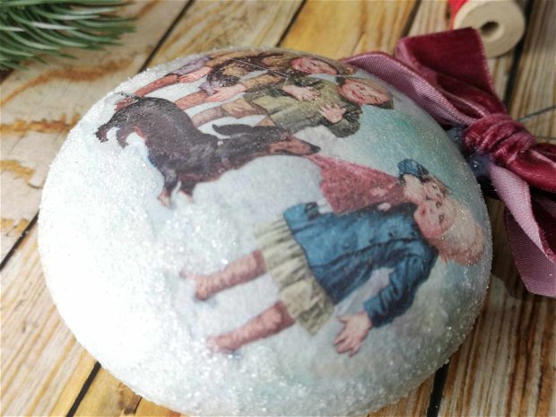 Glob decorat manual, pentru bradul de Craciun - Ulita copilariei