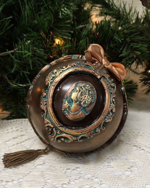 Glob - Vintage Camee