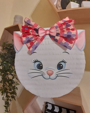 Piñata piniata pisicuța Marie