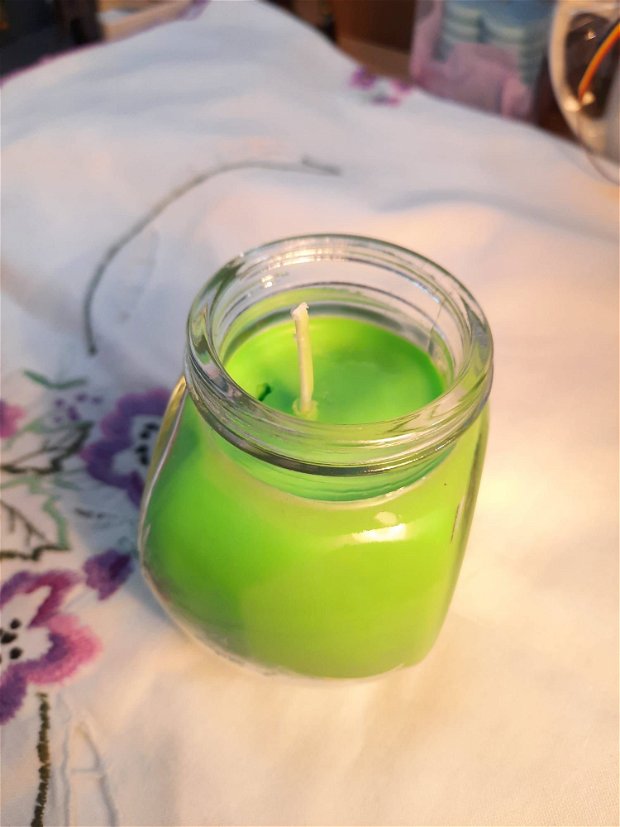 Lumânare parfumată măr verde și scorțișoară